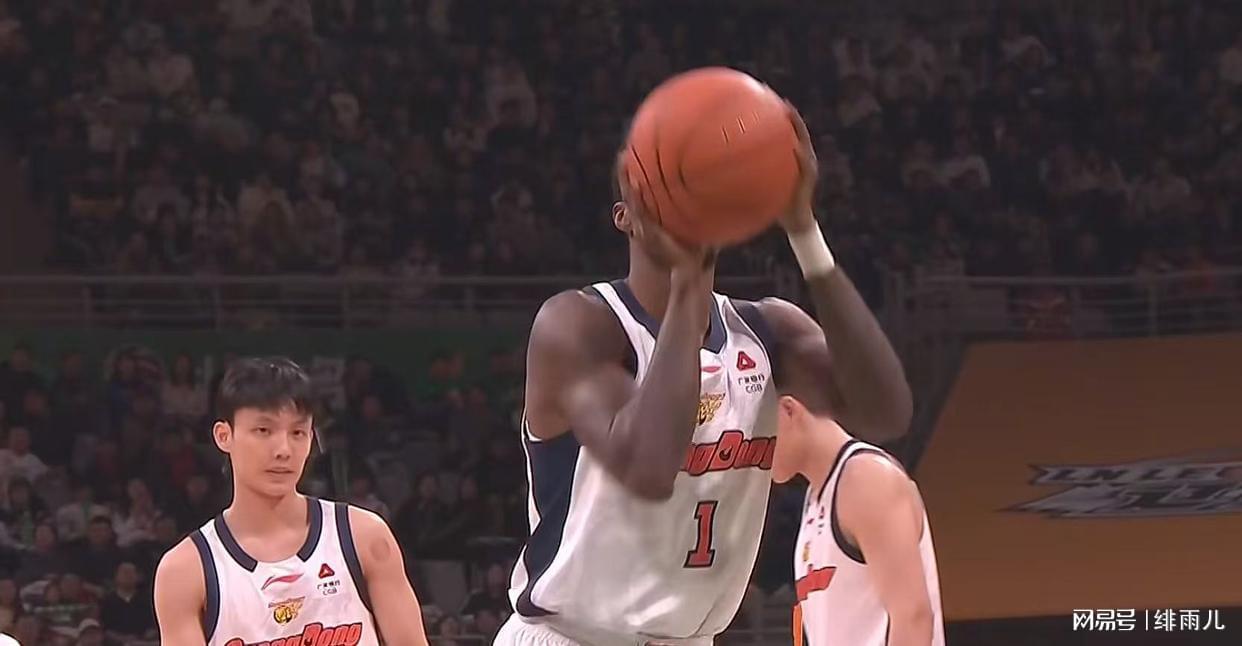 凯时KB88-朱芳雨赌对了！广东“新王炸”确认到位，这可是杜锋的争冠法宝！